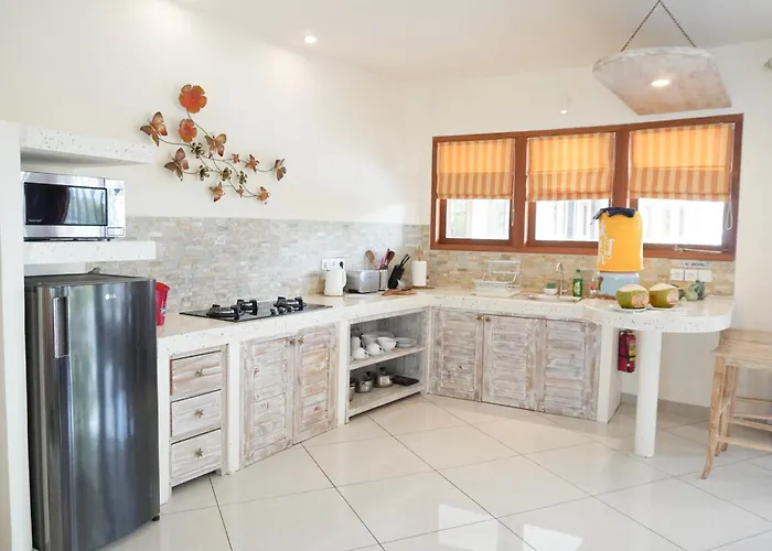 Luz_Ita Sunshine Villa